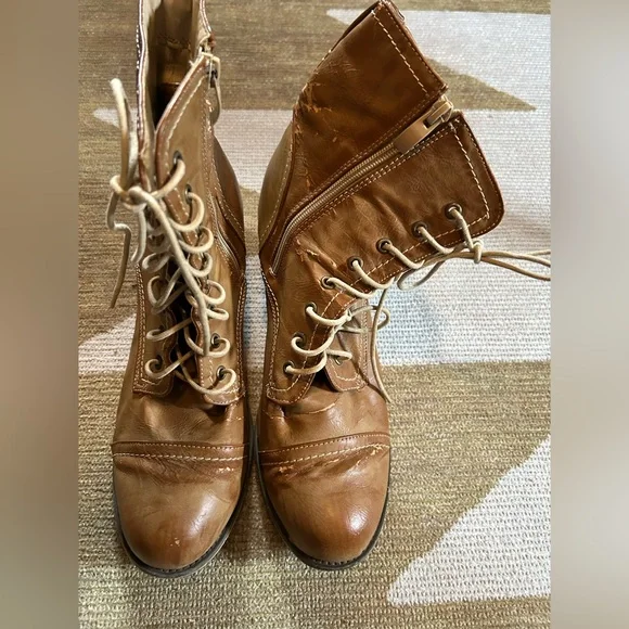 Women's Tan Lace-Up Leather Ankle Boots - Picture 1 of 5